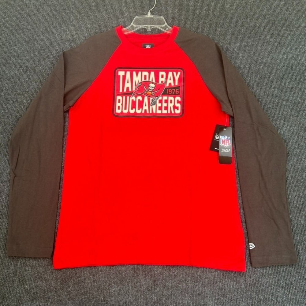 NEW ERA Men's Med Shirt Tampa Bay Buccaneers Long Sleeve Red Pewter Graphic NWT